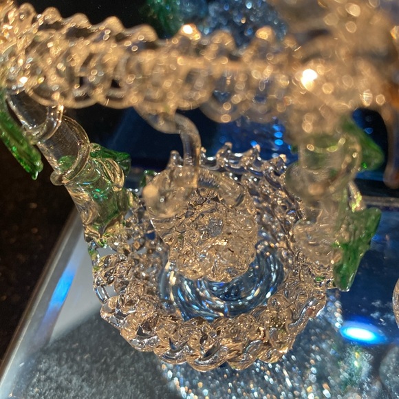 NIB Spun Wishing Well w/Removable Bucket and Swan on Mirror Base - Picture 7 of 7